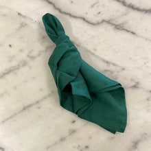 Load image into Gallery viewer, EMERALD GREEN LINEN NAPKINS
